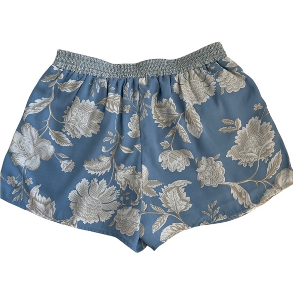 Francesca’s Collection Boutique Alya Blue/Tan Floral Print Shorts Size Medium - Picture 3 of 12